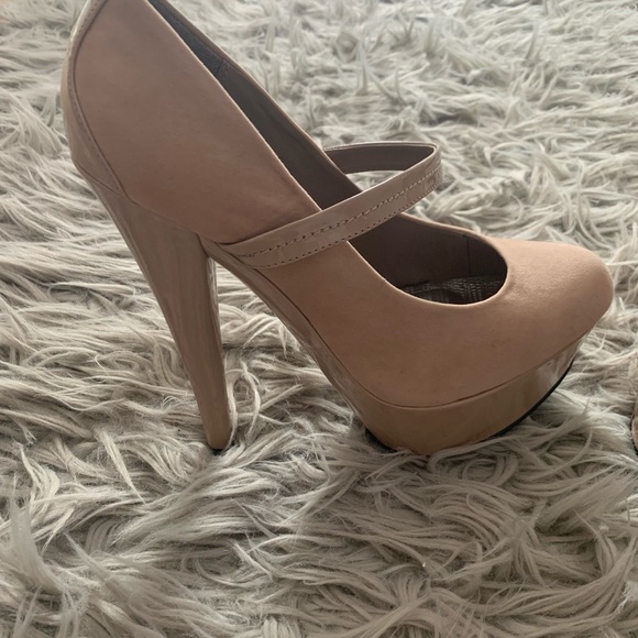 Platform Heels - Picture 3 of 5